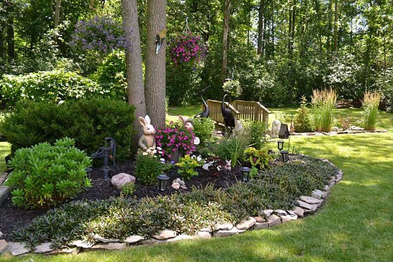 ideas for landscaping around trees